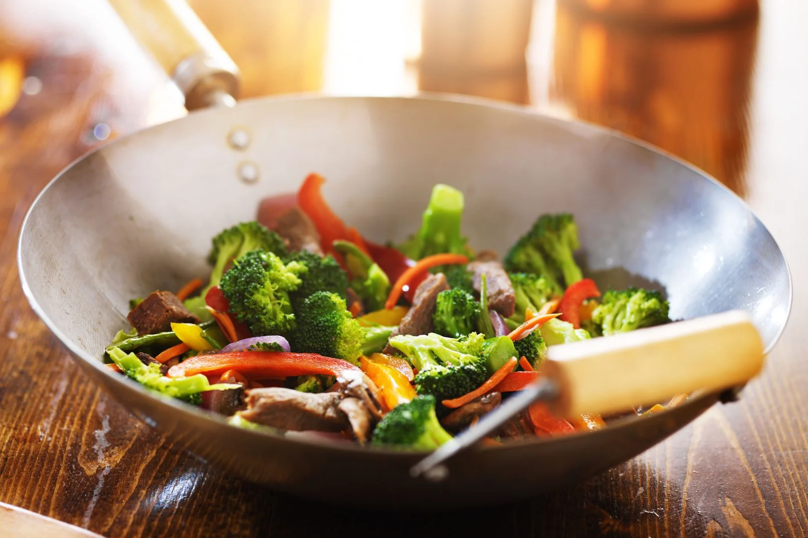 Diferenca entre Panela Wok e Frigideira Comum