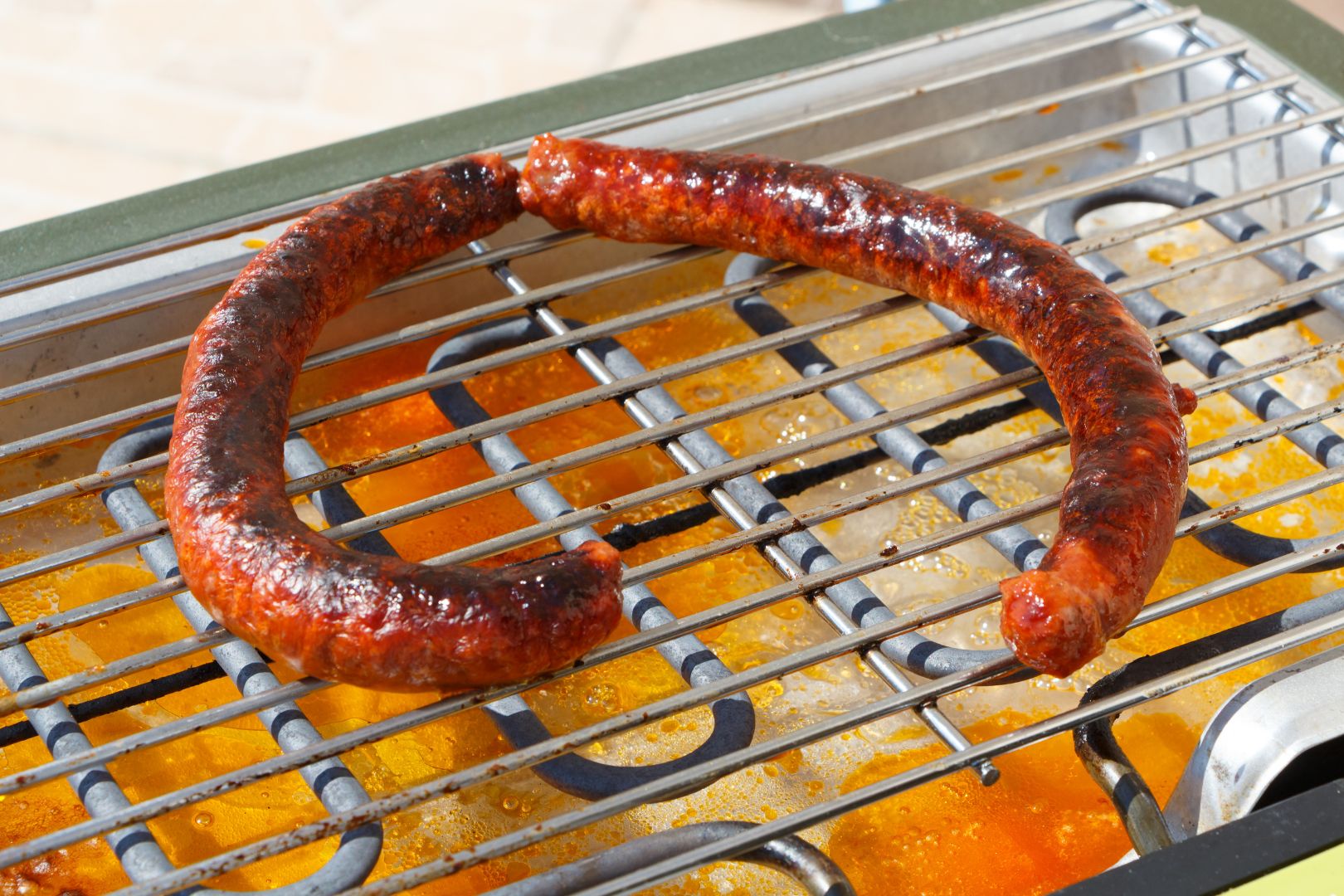 Diferenca entre churrasqueira eletrica e a carvao qual escolher para seu churrasco