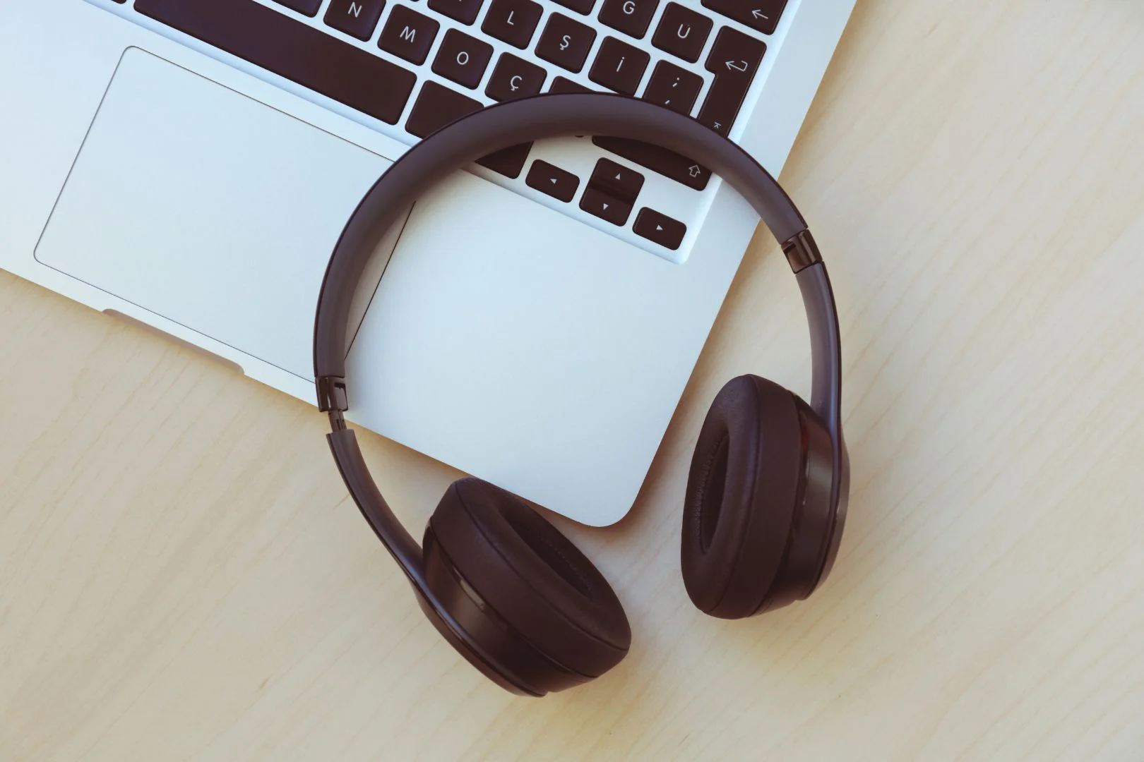 Qual o Melhor Fone Bluetooth para Chamadas e Musica