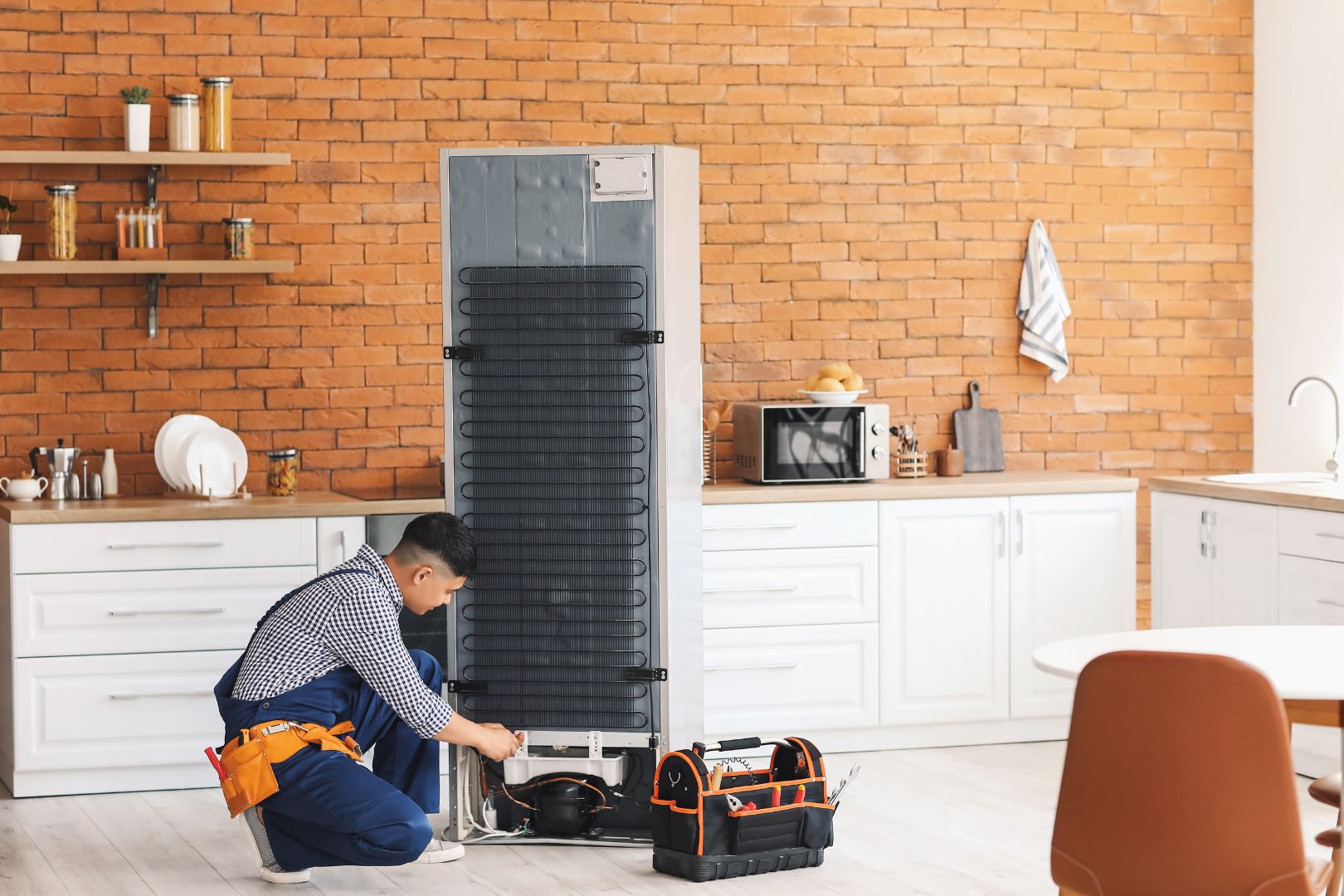 Barulho de Estalos na Geladeira e Normal Entenda as Causas e Como Resolver