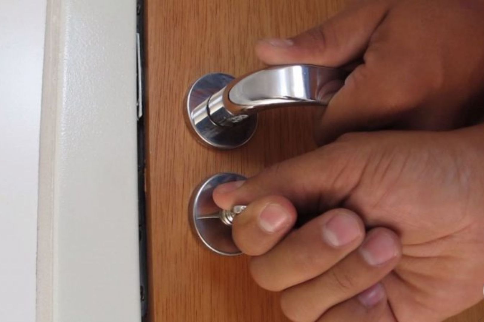 como resolver porta trancada por dentro