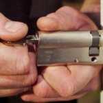 Preco para trocar segredo de fechadura residencia