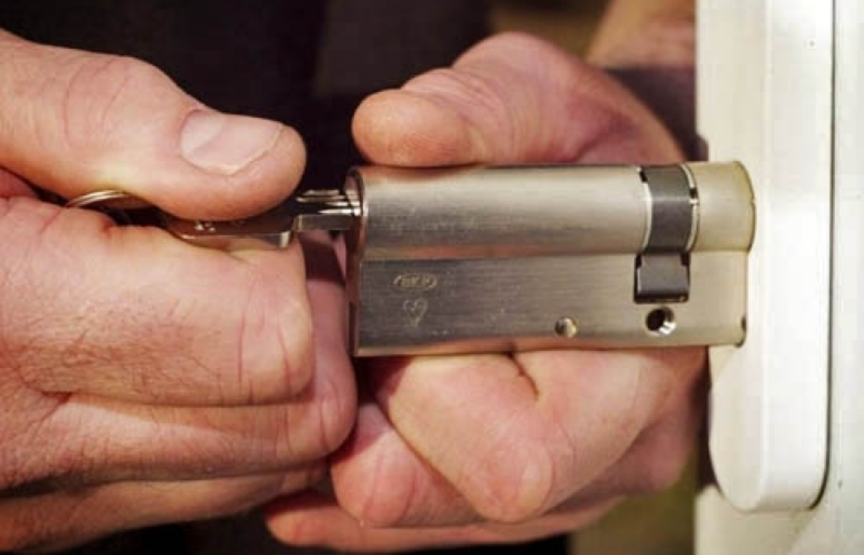 Preco para trocar segredo de fechadura residencia