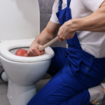 Como desentupir vaso sanitario sem danificar o encanamento